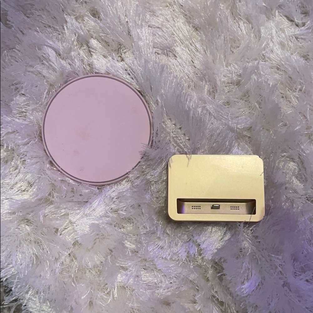 iPhone desk chargers pink gold